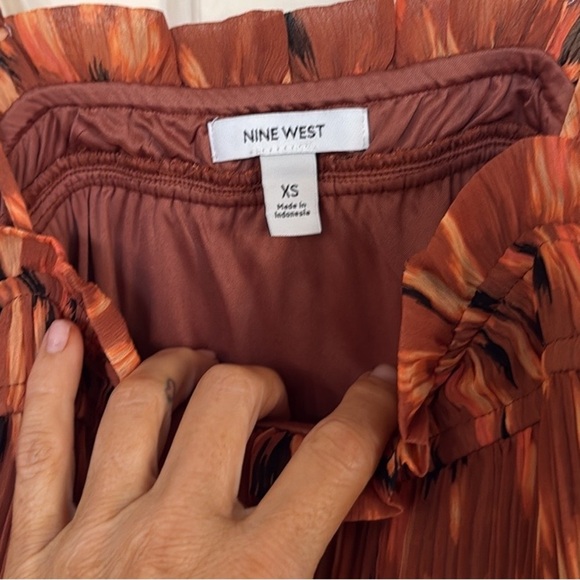 NWOT Nine West Pleated Chiffon Camisole in Leopard Print Size Small - Picture 2 of 4